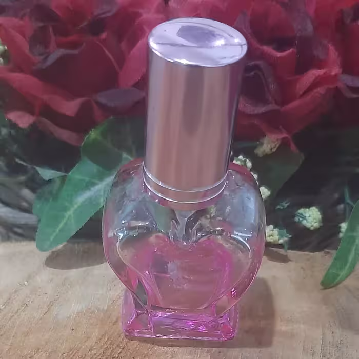 عطر ویکتوریا سکرت اسپری افشان (ده گرمی)