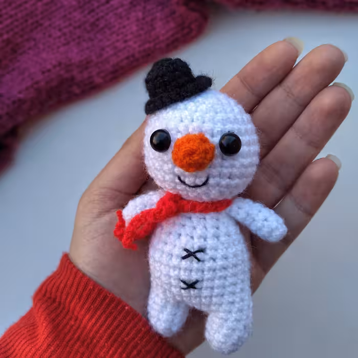 جاسوئیچی عروسک آدم برفی کوچولو بامزه 10 سانتی 