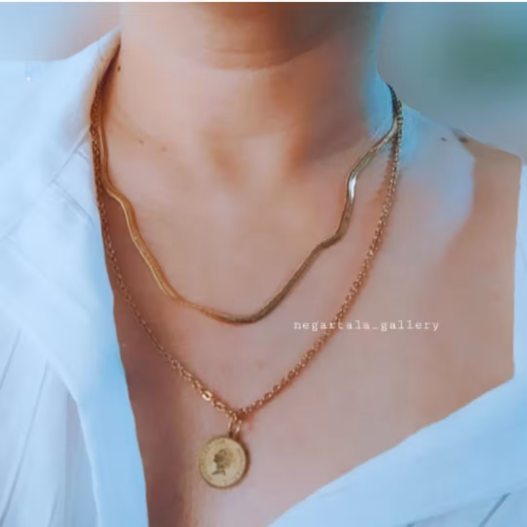 گردنبند دولاین ماری آویز سکه الیزابت استیل رنگ ثابت