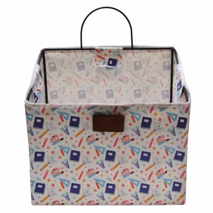 ریکاردو باکس فلزی آویز ذوزنقه 15*30 زمینه سفید طرح کتاب و قیچی