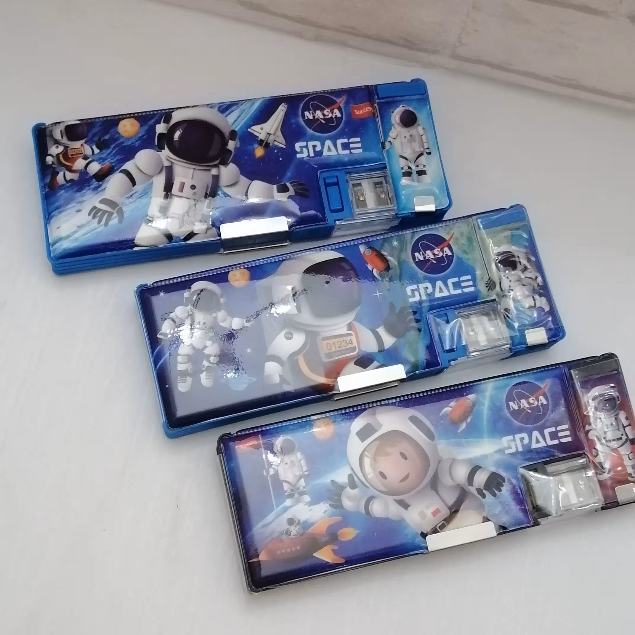 جامدادی مگنتی فضانورد دو طرفه