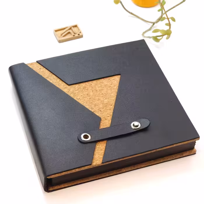 دفتر دستساز مشکی نیهان طرح مثلث با چوب پنبه ED Consept Store Handmade notebook Covert black Triangle with cork