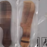 شانه چوبی با پوست گردو