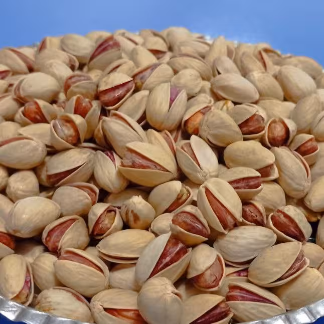 پسته احمدآقایی 0.5 کیلوگرمی بسیار خوش طعم