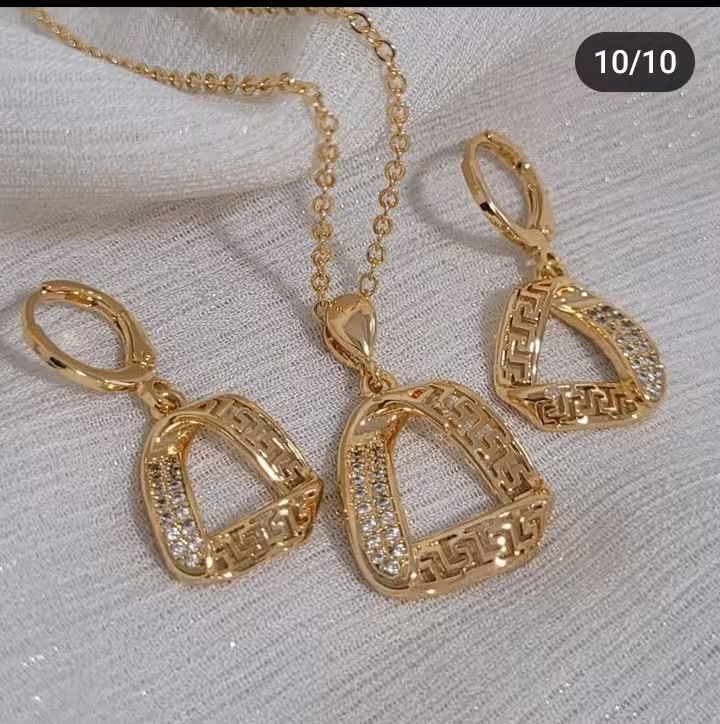 نیمست زنانه طرح طلا رنگ ثابت جنس طلا روس در 3 مدل💍