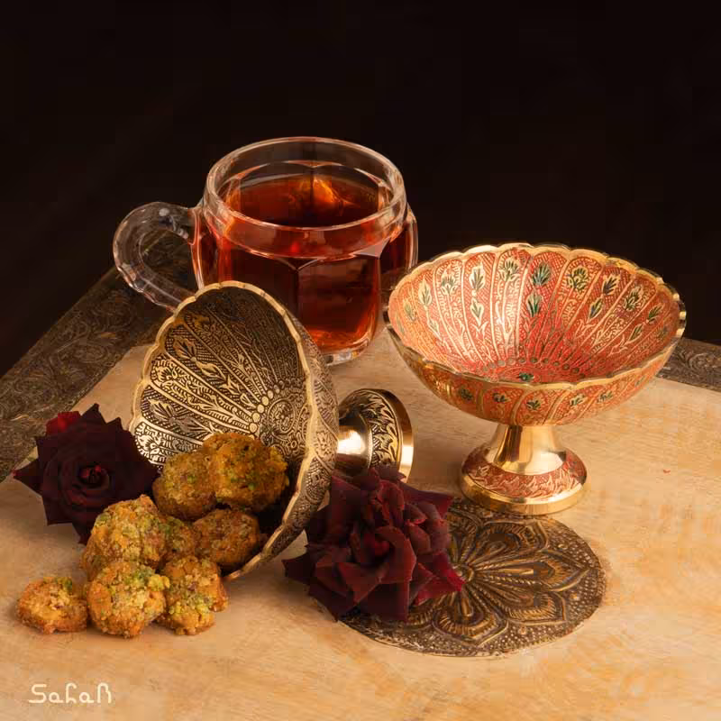 کاسه برنجی طلایی پایه دار دورو مدل نارون