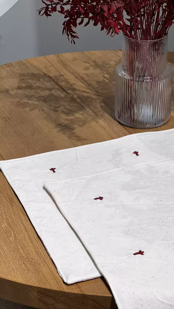 زیر بشقابی شکوفه بهار