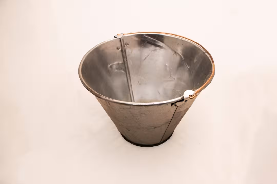 سطل فلزی بنایی سایز 27 سانتیمتر