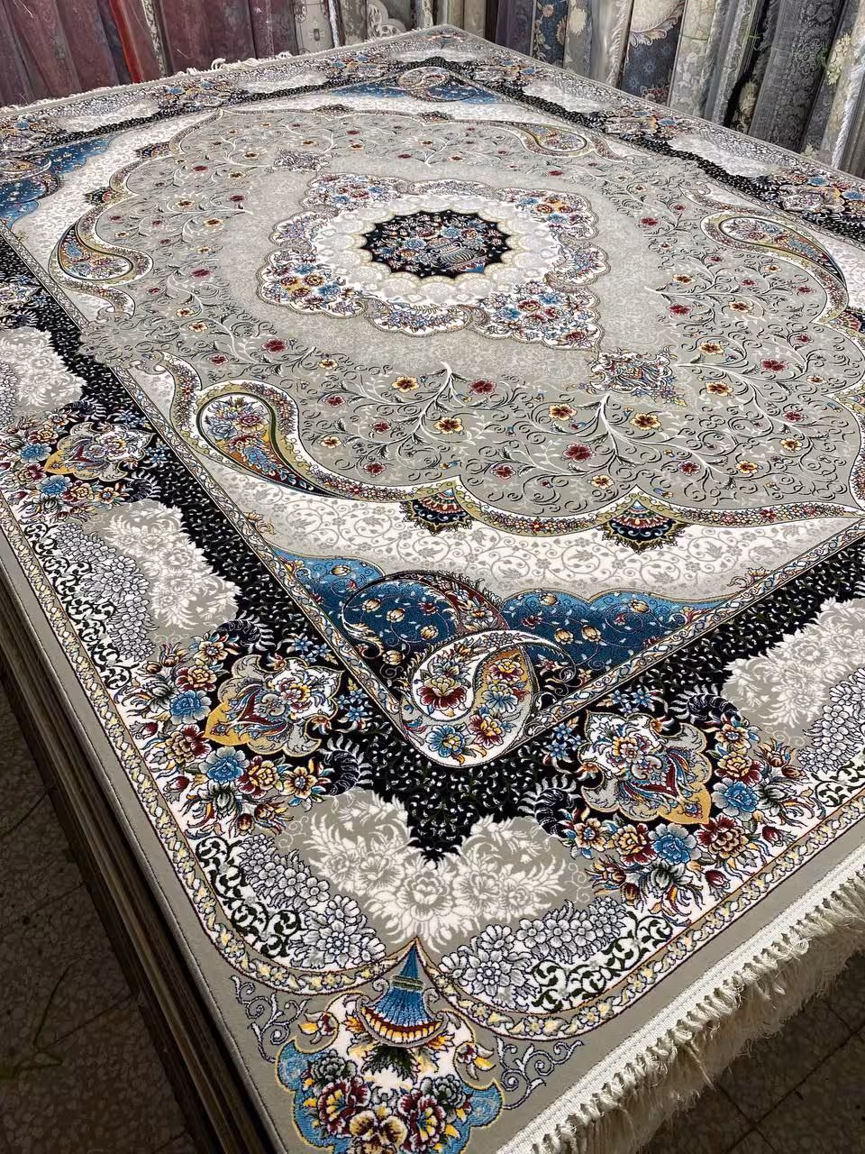 فرش 9متری اکرولیک کاشان 700شانه تراکم 2550 H