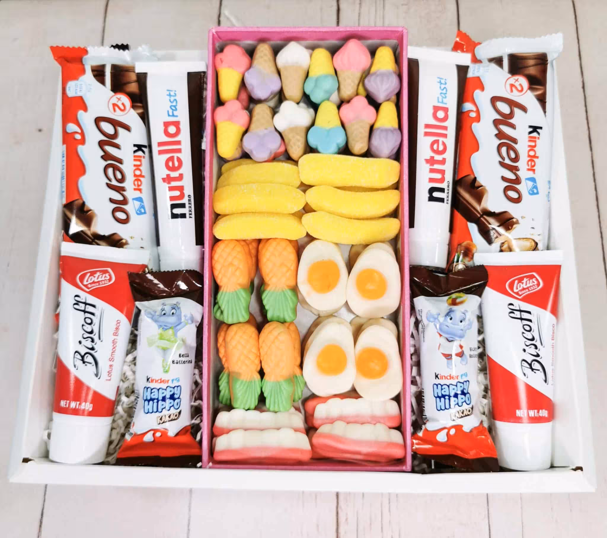 پک هدیه پاستیل و شکلات کد 040