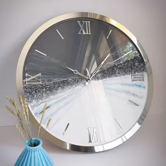 ساعت دیواری رزینی طوسی سفید دوررینگ مولتی استایل با و اعداد یونانی