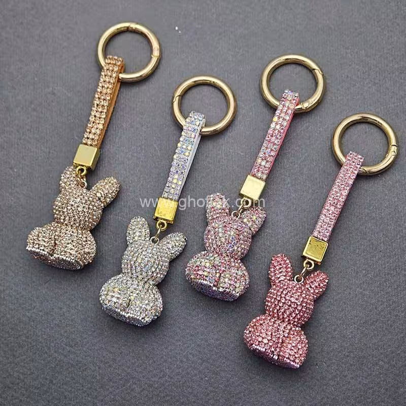 سرکلیدی فول نگین تدی نشسته