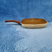 تابه گریل گرانیتی سایز 28 مدل EVIZ مدل سوئینگ کرم با دستگیره آویز