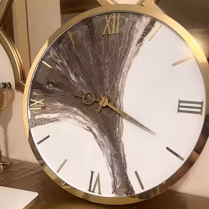 ساعت دیواری قطر60 و جاکلیدی ست رزینی طرح روسی کرم قهوه ای