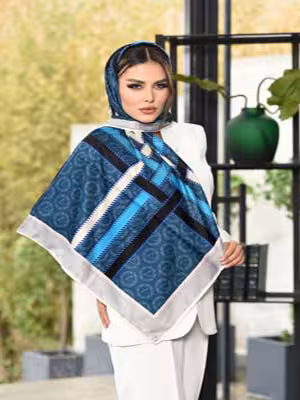روسری نخی سایز 120 آبی نفتی با علامت V با نوار های طرح دوخت کد SC20