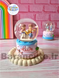 گوی موزیکال برفی چراغ دار (سایز متوسط) طرح عاشقانه و گیتار