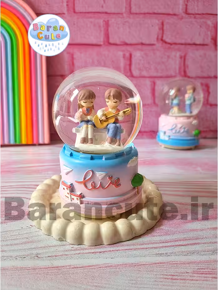 گوی موزیکال برفی چراغ دار (سایز متوسط) طرح عاشقانه و گیتار