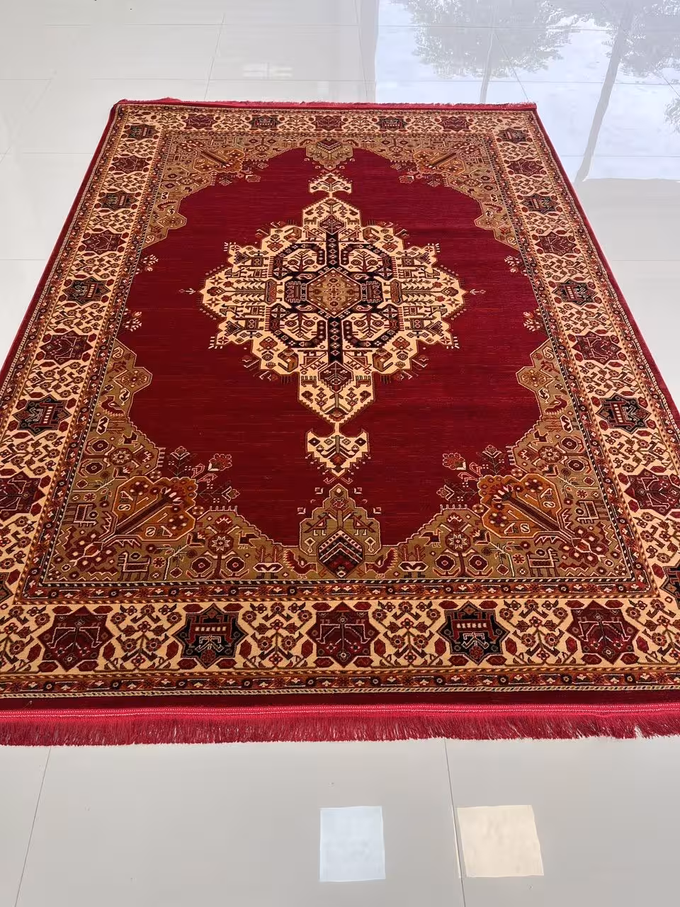 فرش لاکی 700شانه کاشان  تراکم 2100