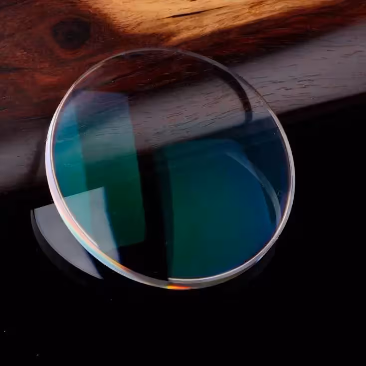 عدسی فتوکرومیک سوپرهایدروفوبیک با پوشش آنتی رفلکس سبز