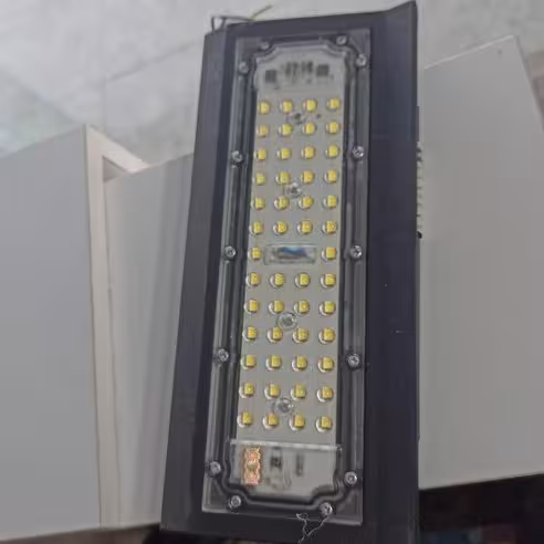 پروژکتور زدآب ip 50 وات