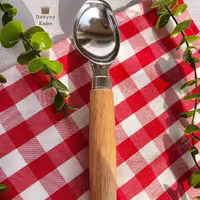 اسکوپ استیل دسته چوبی