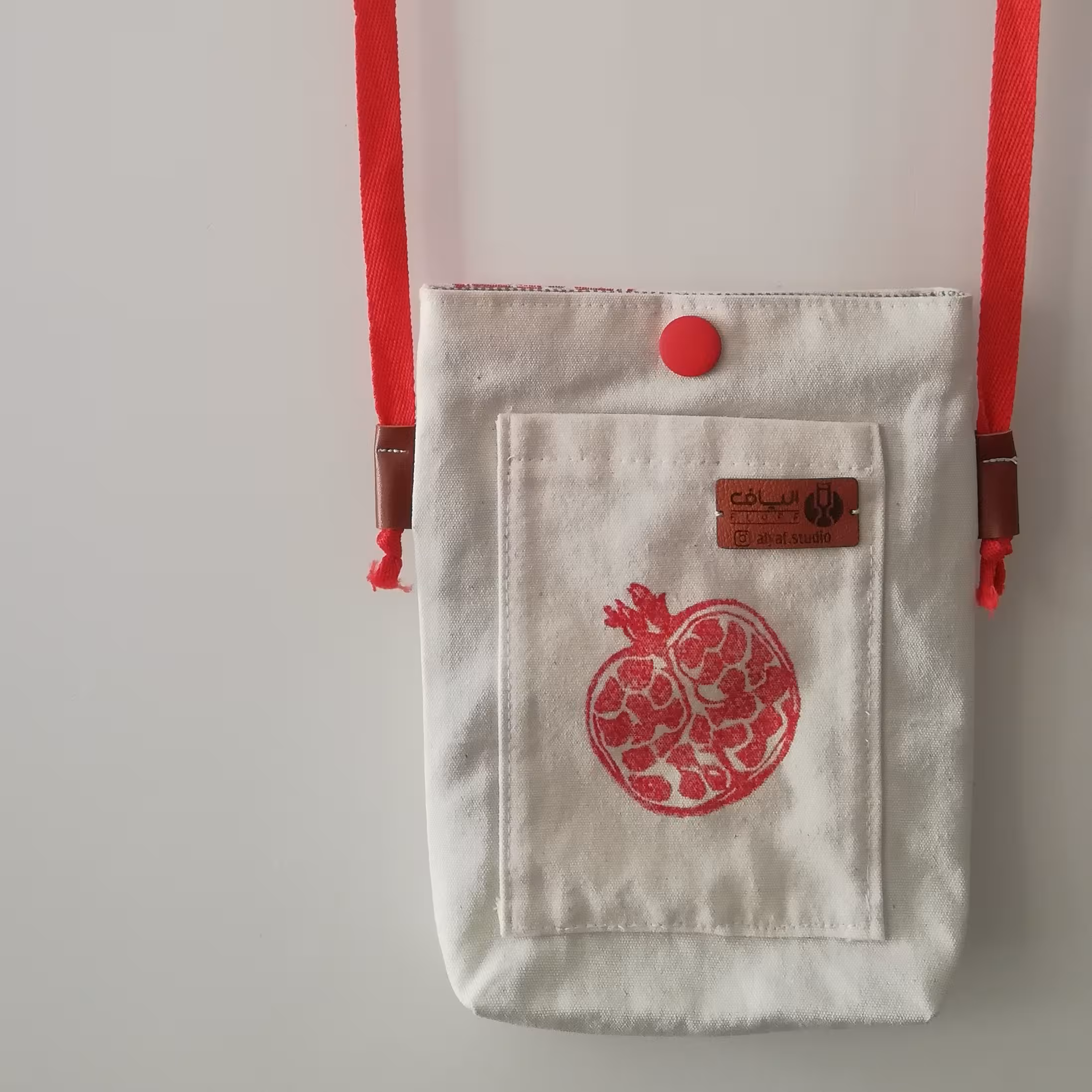 کیف پیاده روی با چاپ دستی دکمه فلزی طرح انار 