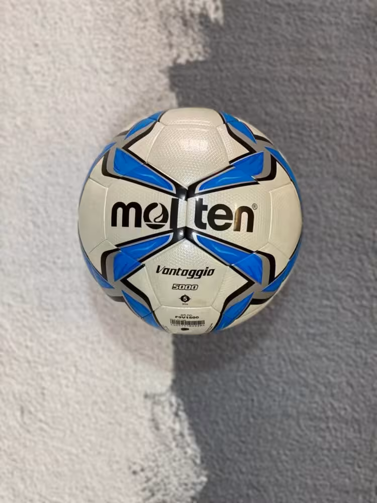 توپ مولتن سایز 5 (شیشه ای)