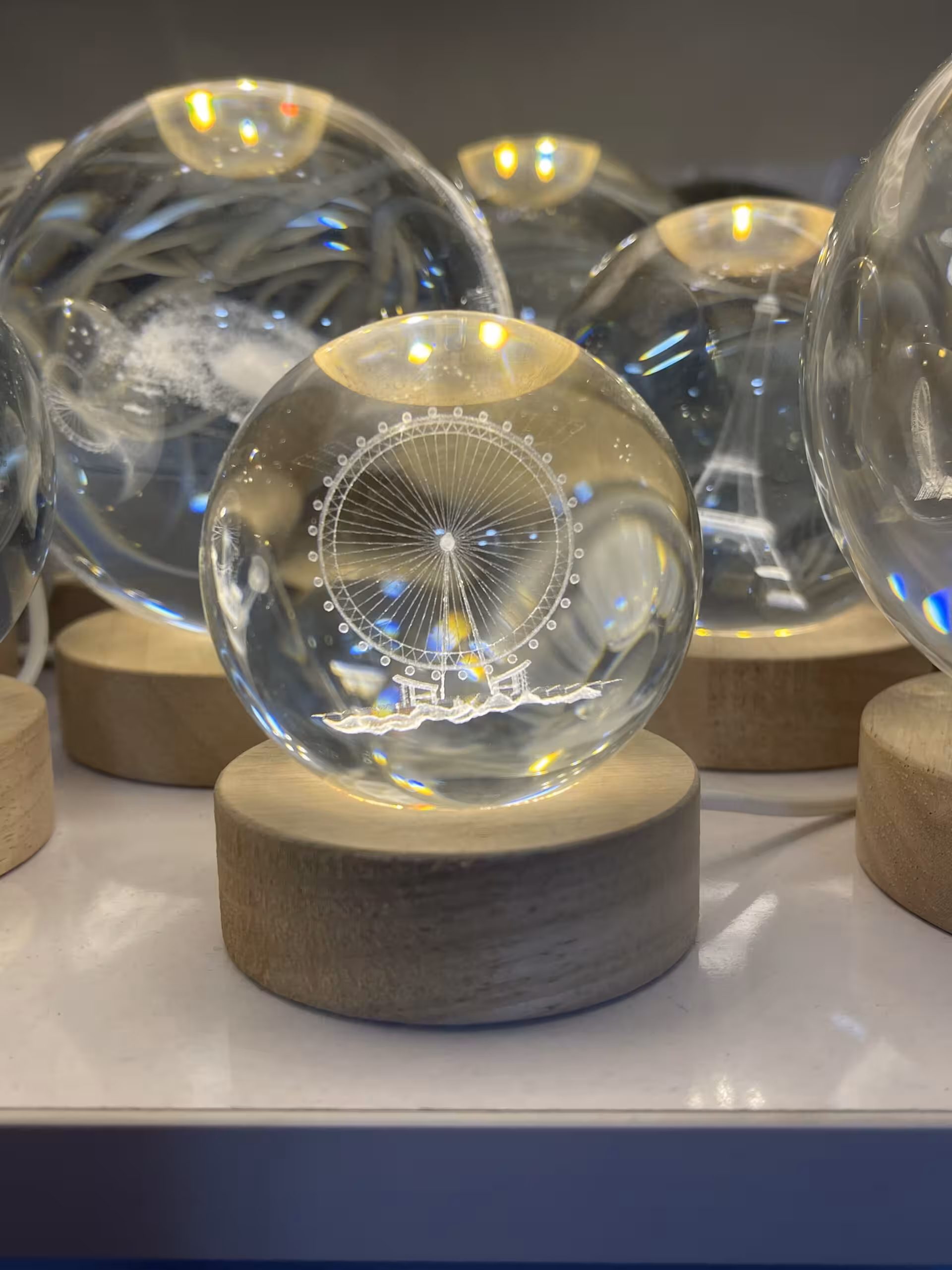 گوی شیشه ای چراغدار 7 سانت (چرخ و فلک)