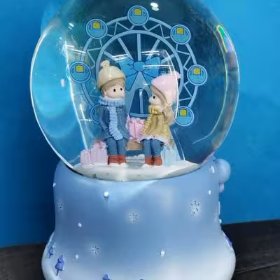 گوی موزیکال برفی عاشقانه