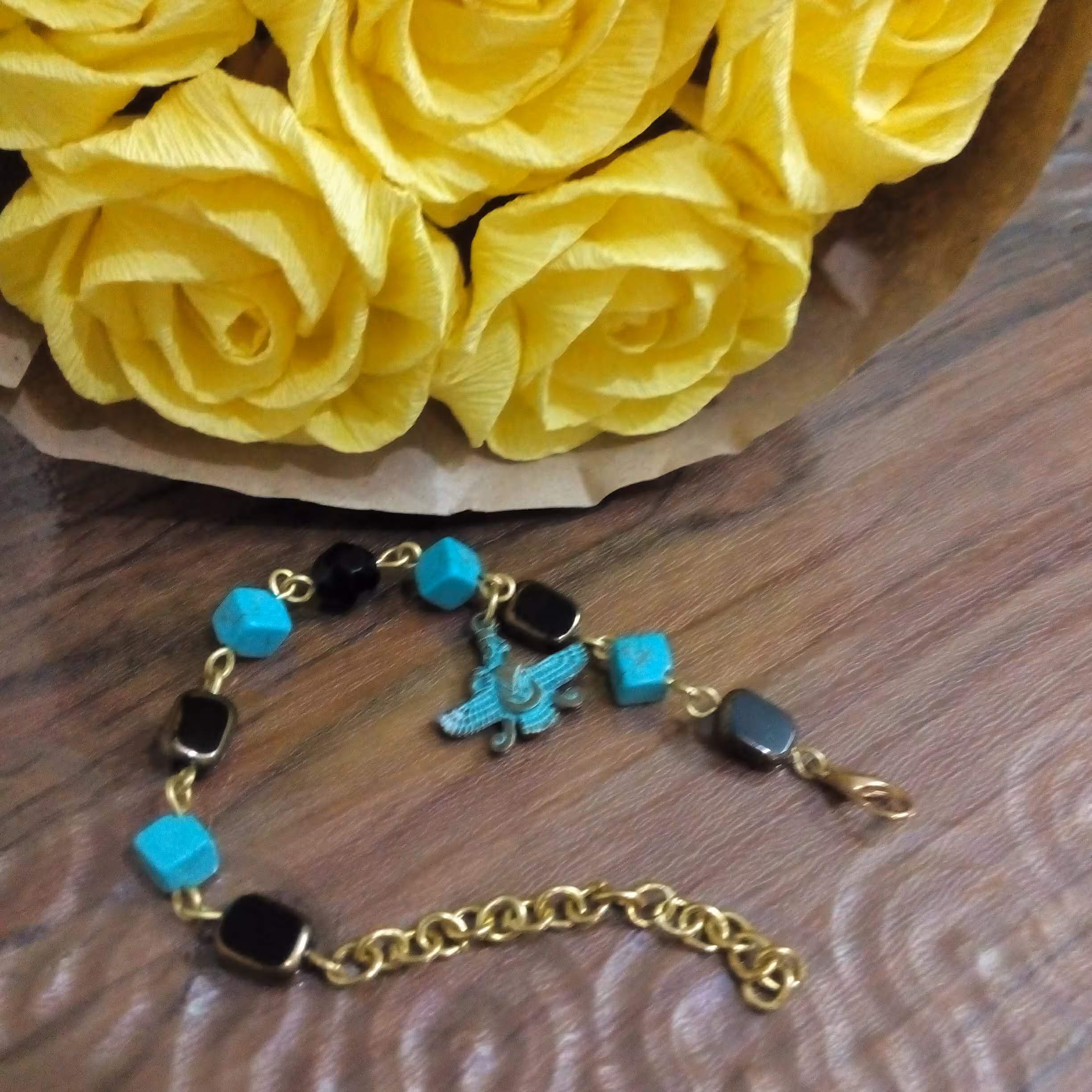 دستبند شادانه، فیروزه و انیکس