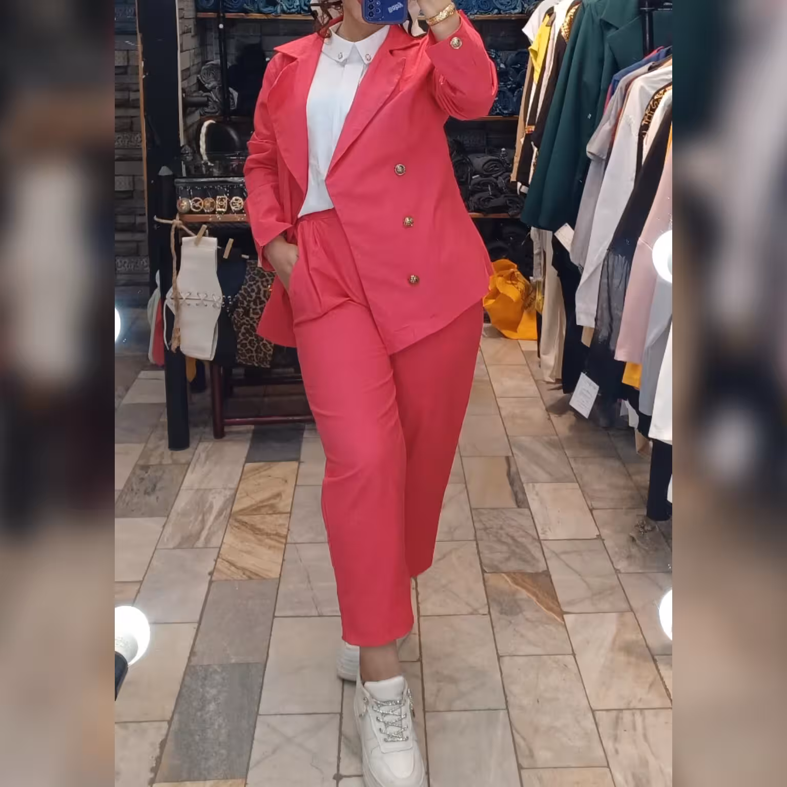 کت شلوار اسپرت یه کار  شیک و راحت برای دورهمیای دوستانه