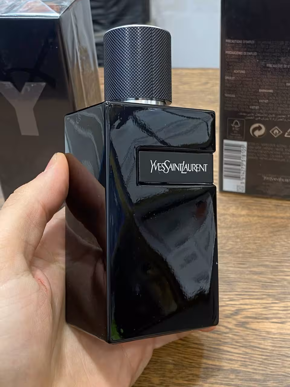 ادکلن ایو سن لورن وای له پرفیوم Yves Saint Laurent Y le Parfum