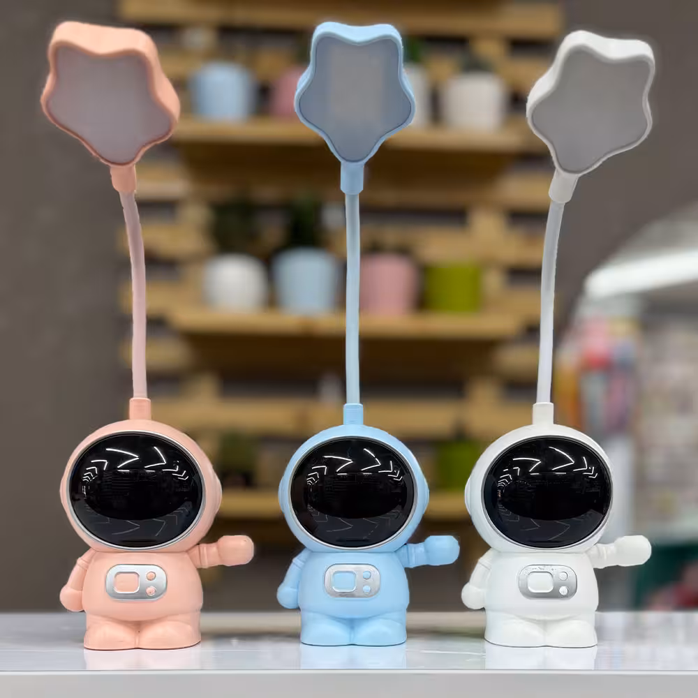 چراغ مطالعه فضانورد