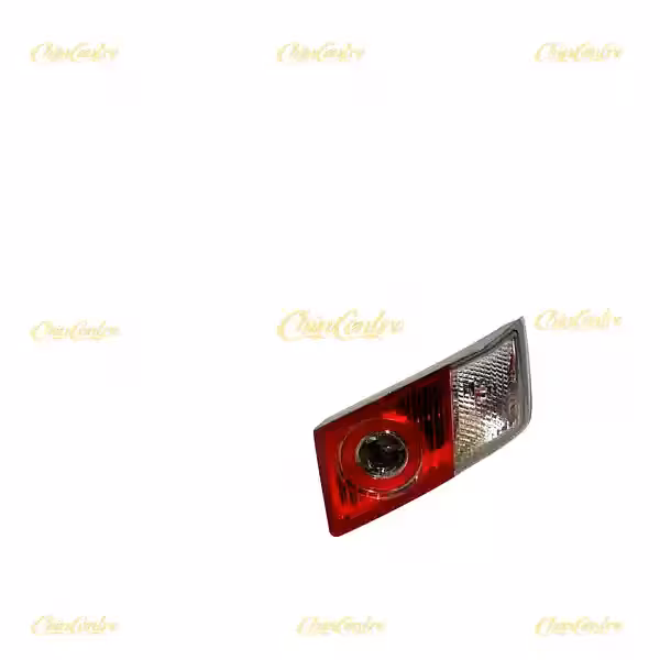 خطر عقب راست روی صندوق لیفان 520