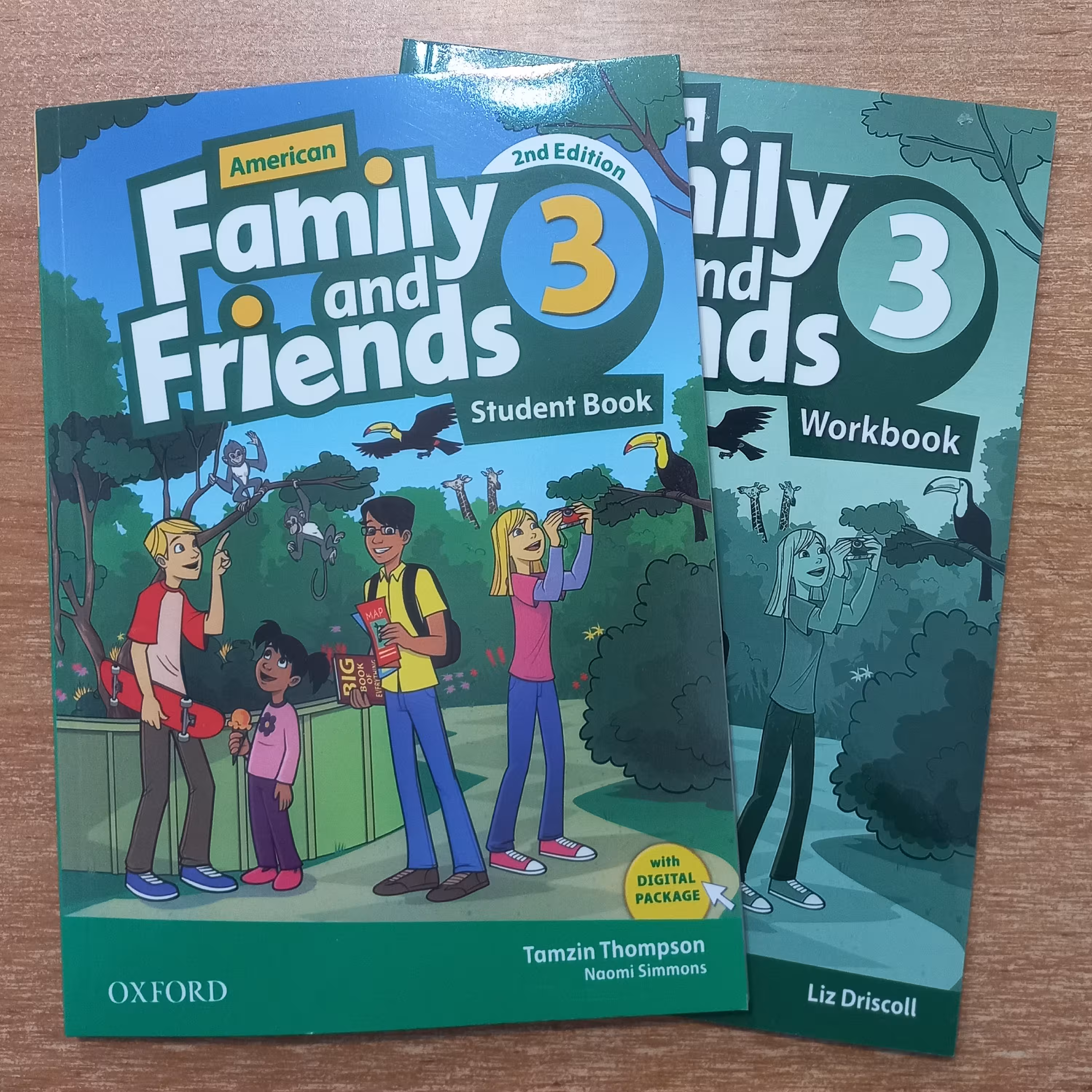 کتاب زبان فمیلی فرندز American Family and Friends 3 سایز وزیری به همراه کتاب کار