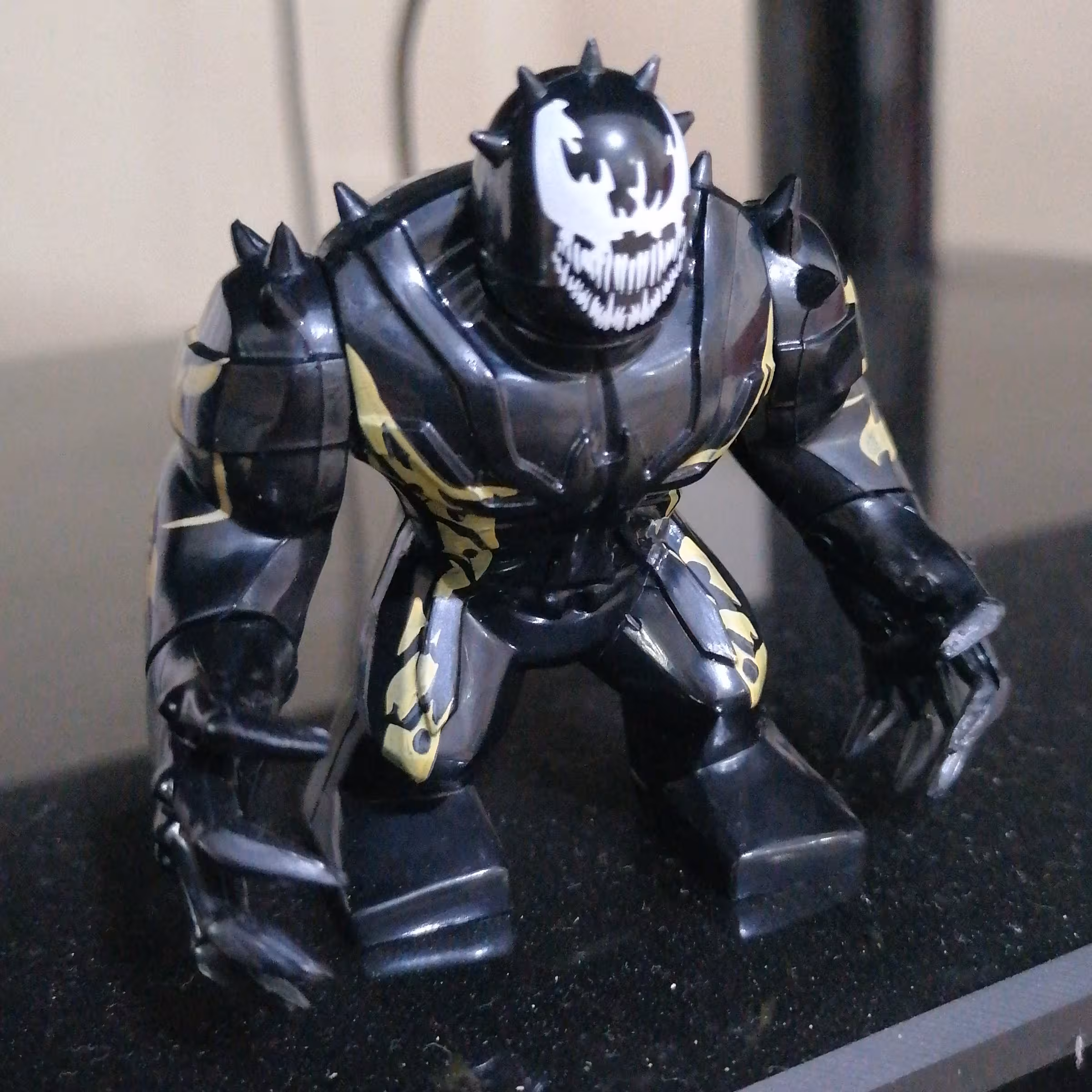 لگو بیگ فیگور ونوم با دست های خاص