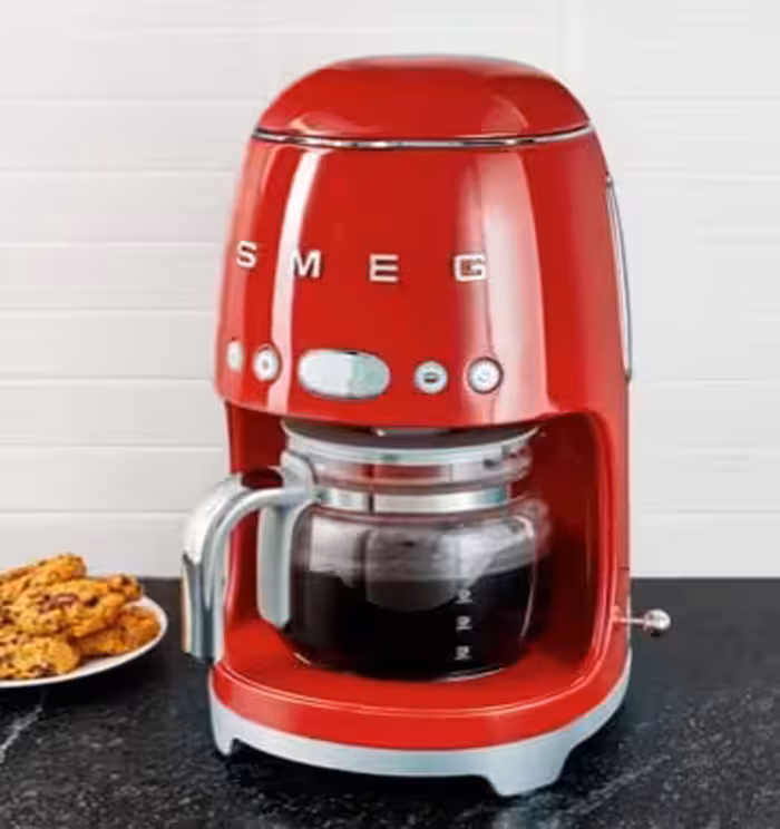 قهوه ساز اسمگ مدل DCF02 رنگ قرمز