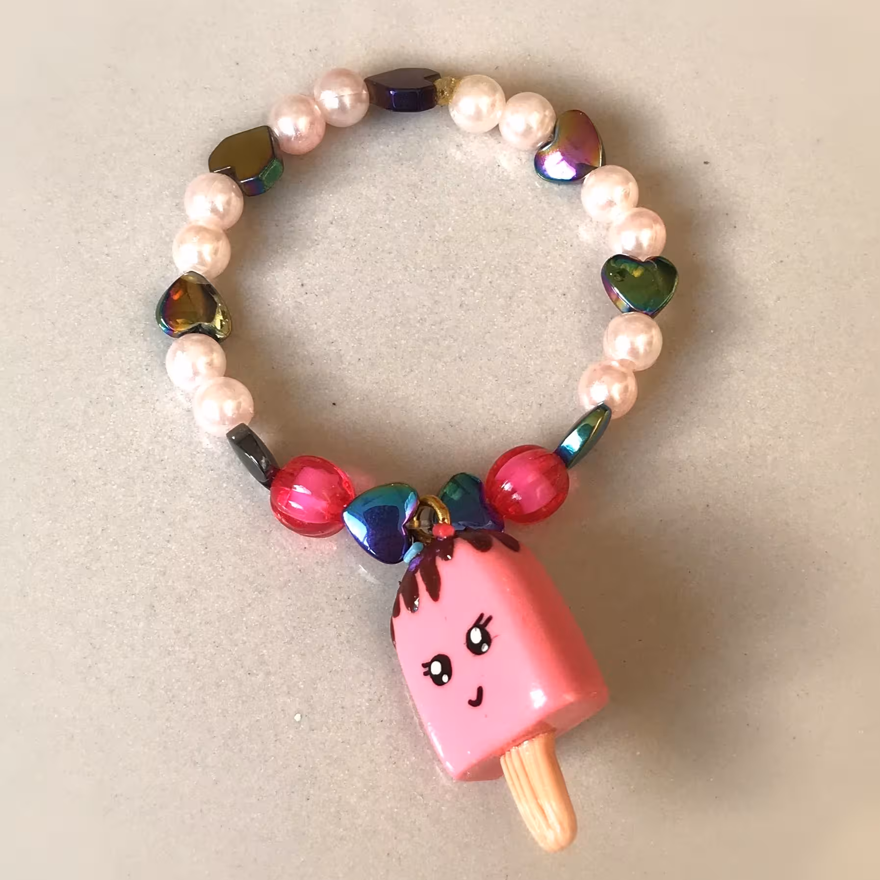 دستبند مهره ای در طر ح ها و رنگ های مختلف، قابل سفارش بر اساس سلیقه شما