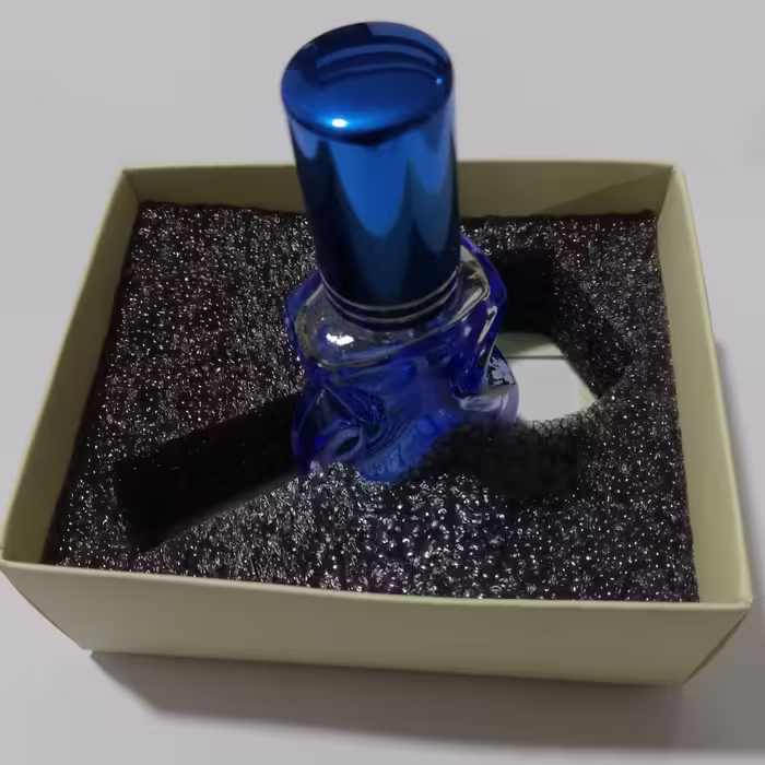 عطر طبیعی 10 گرمی زعفران    از برند عطر مفرح حکیم دیری