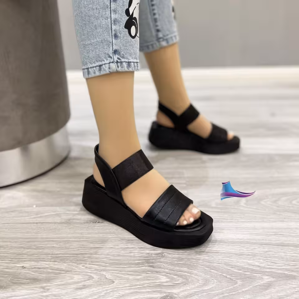 صندل کلاسیک چرمی پاشنه 5سانت. راحت و سبک کد 246