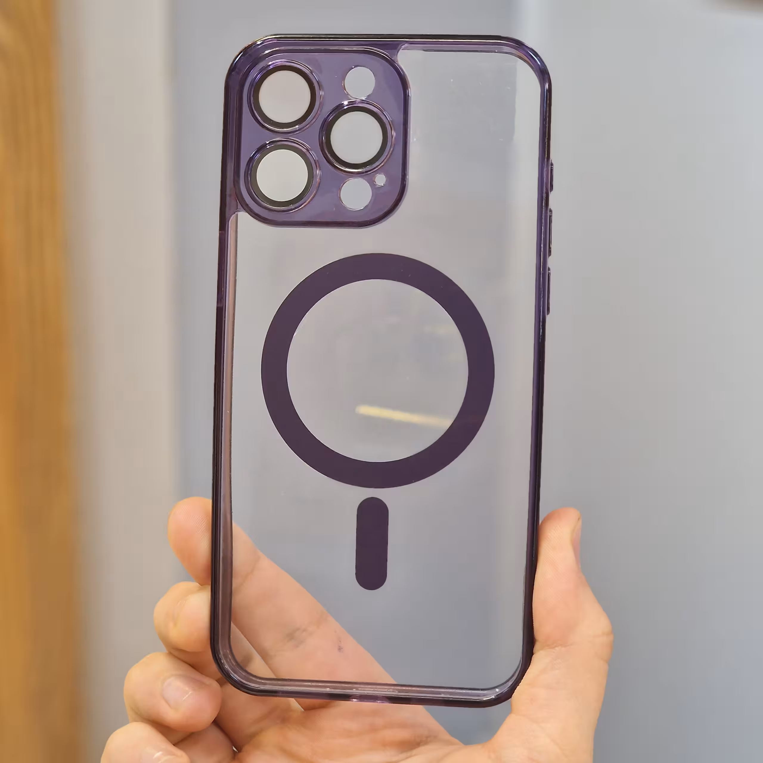 قاب آیفون 15 پرو مکس شفاف دور رنگی مگ سیف دار