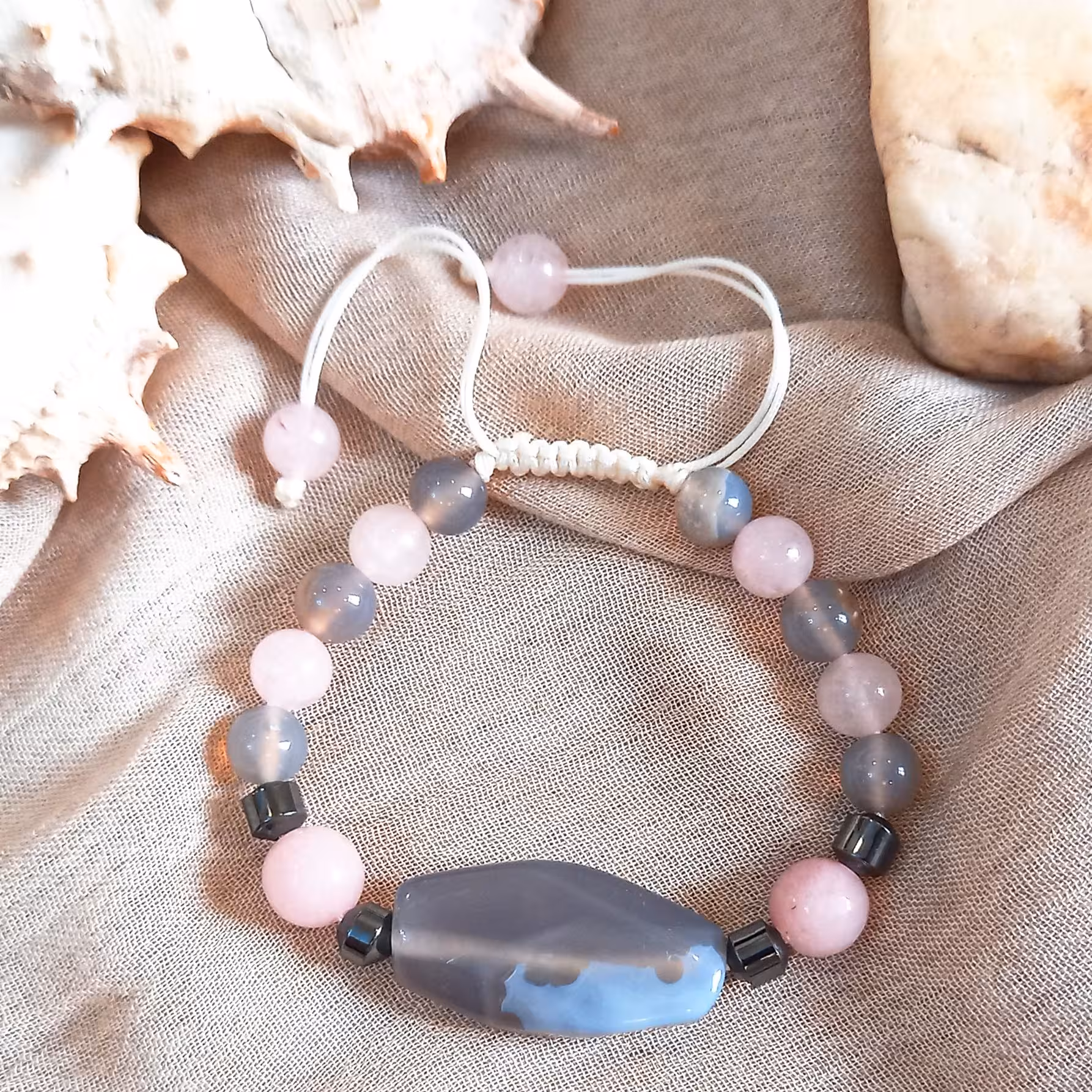 دستبند عقیق کبود و رزکوارتز