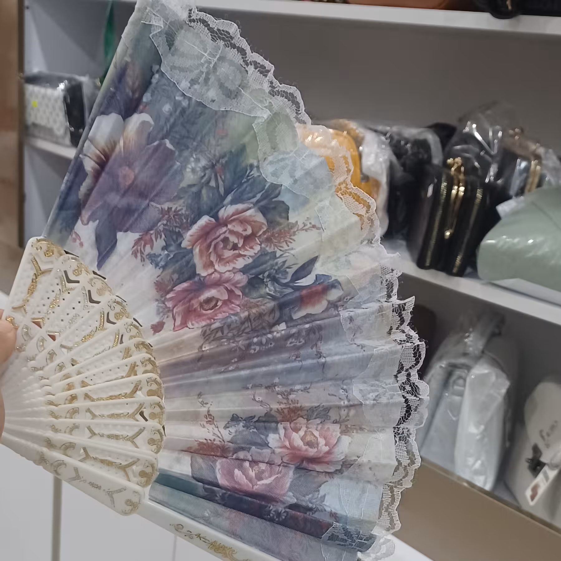 بادبزن طرح دار پارچه ای