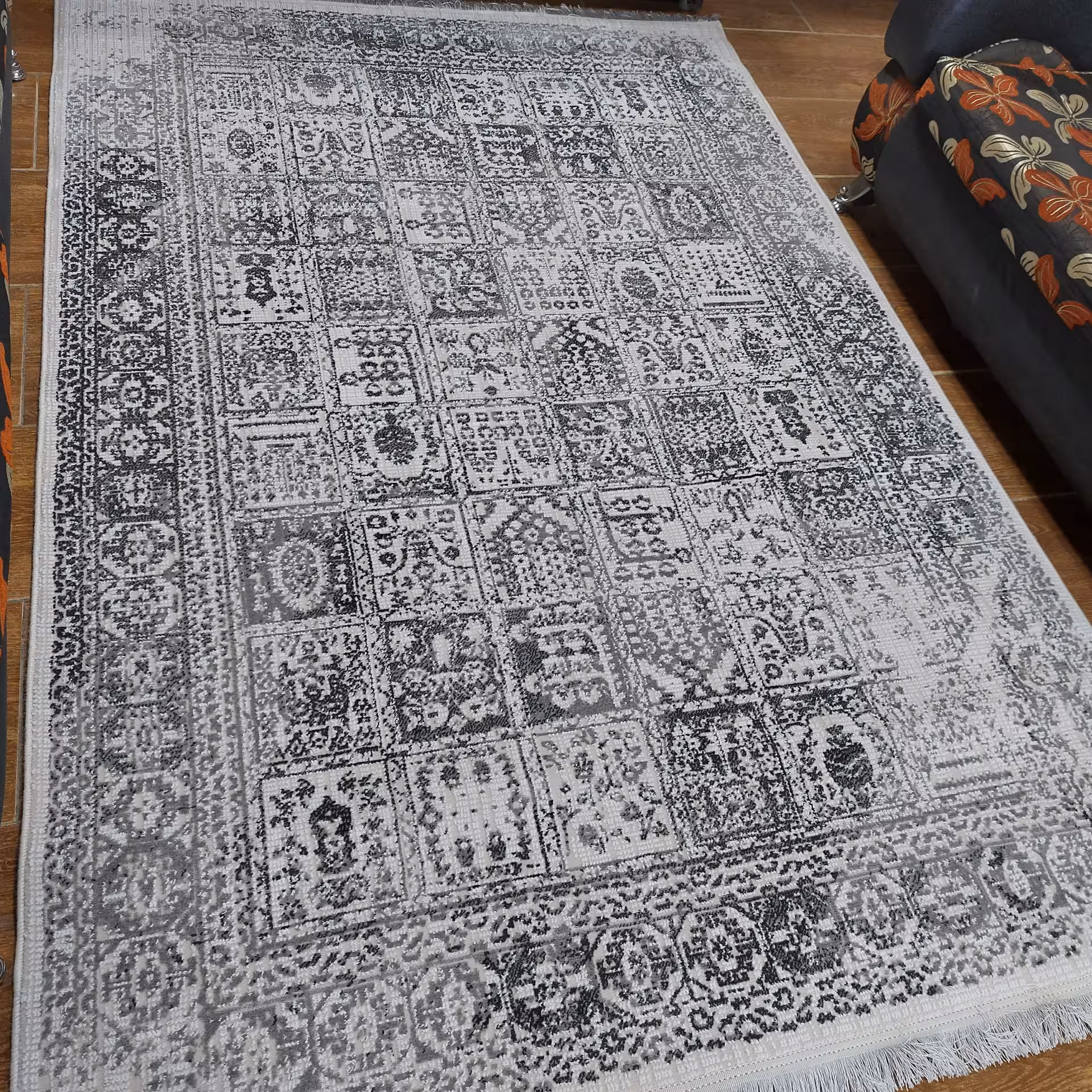 فرش مدرن وینتیج، 4 متری، پس کرایه