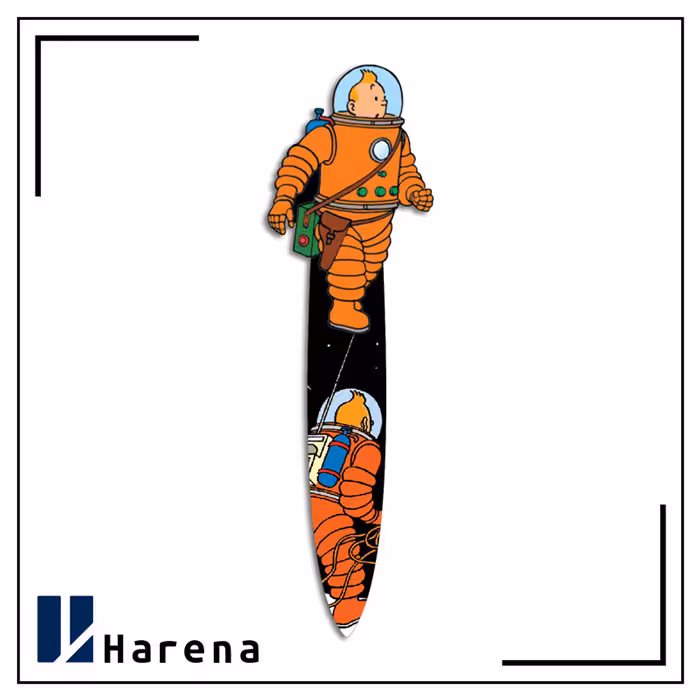 بوک مارک تن تن روی کره ماه