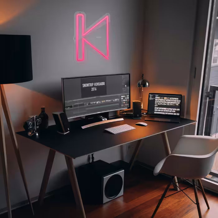 چراغ دیواری نئون دیزاین طرح Perviues_PN