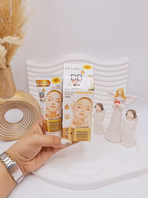 BB کرم دارای ویتامین سی با کاور بالا و پوشانندگی عیوب کد 3820