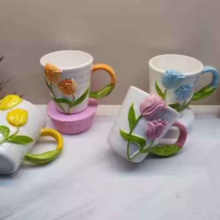 لیوان سرامیکی طرح گل برجسته
