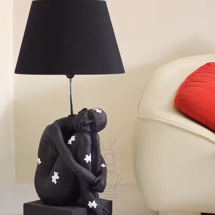 آباژور مدل مرد زانو بغل پازلی