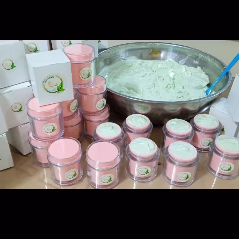 کرم آبرسان جوانساز ( ترمیم کننده عالی پوستهای دهیدراته و حساس)